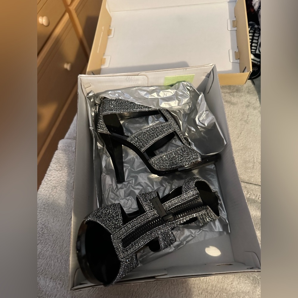Size 6 Micheal Kors Heels 4 inch